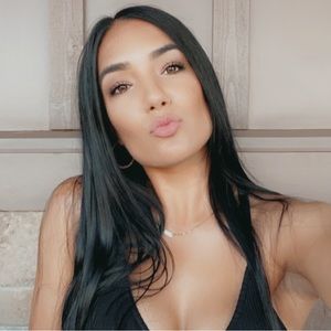 Meet your Posher, Vanessa